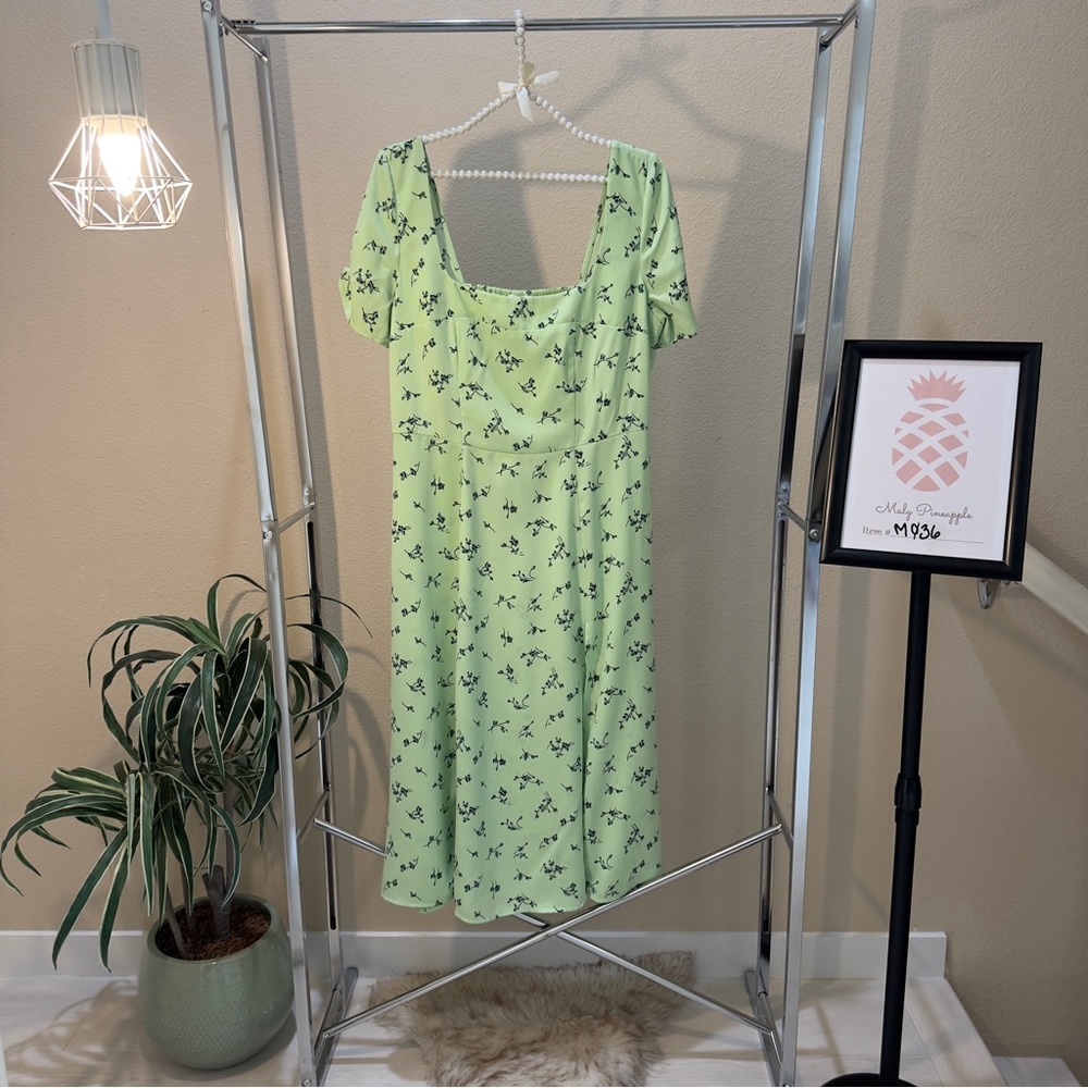 Leith size L green floral square neck front leg slit smocked back midi dress